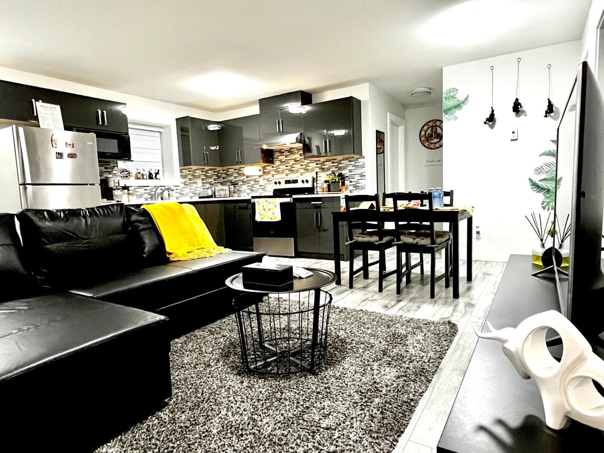 Luxurious & Stylish Two Bedroom Suite, Full Kitchen, Close To Vancouver Delta Exterior photo